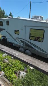 Fifth Wheel Travel Trailer – Affordable Adventure